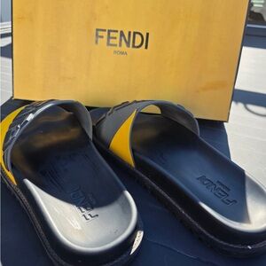 Fendi Roma Men's size 7 Black and Yellow Slides